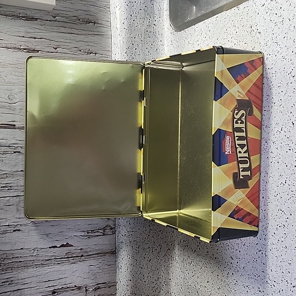 Nestle Turtles Vintage Chocolate Tin Container RARE excellent condition - Picture 5 of 5